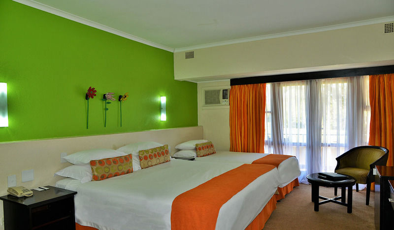 Protea Hotel Winkler White River Exteriör bild