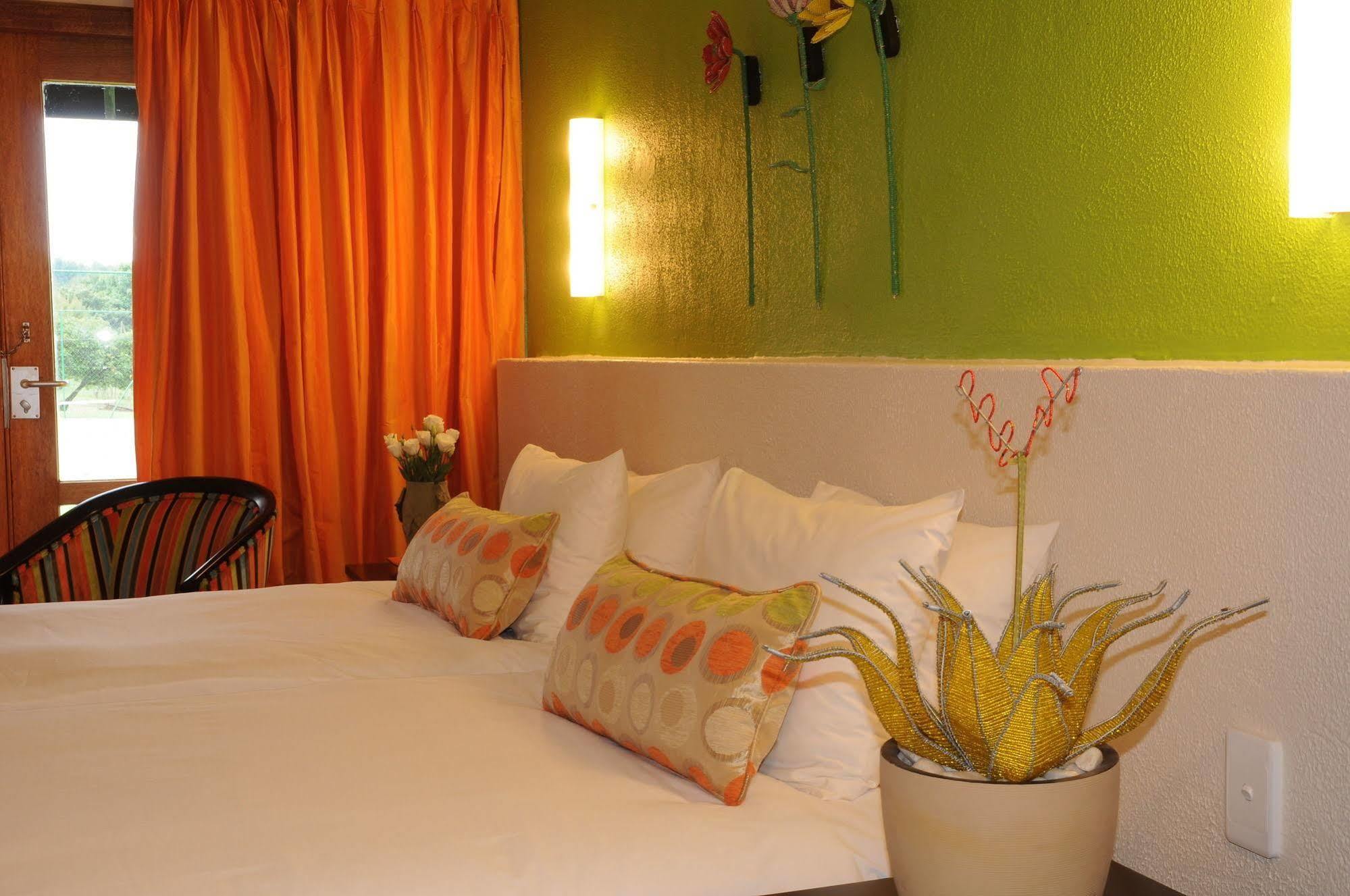 Protea Hotel Winkler White River Exteriör bild