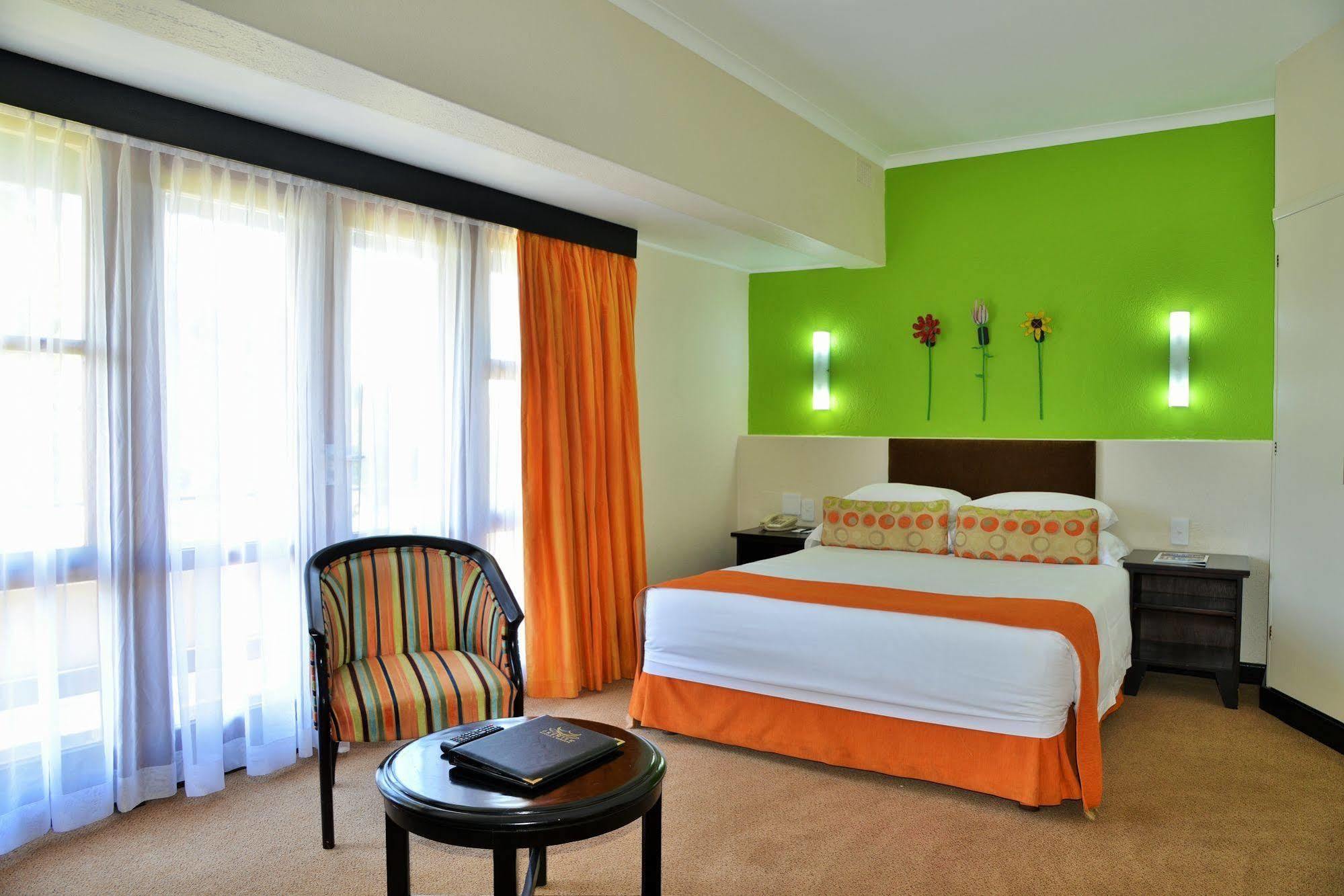 Protea Hotel Winkler White River Exteriör bild
