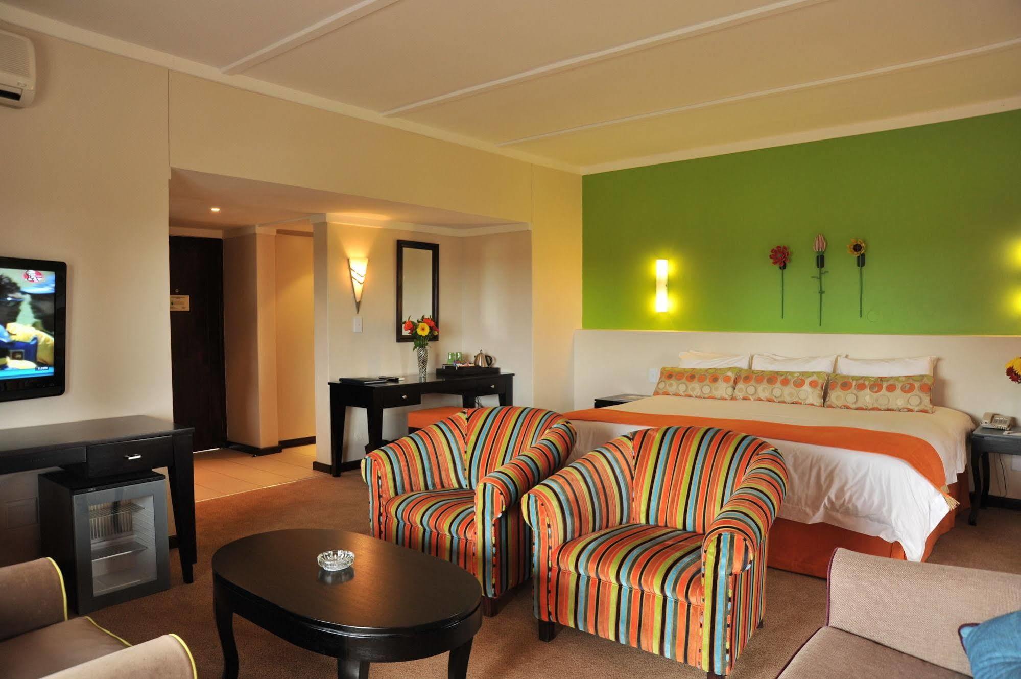 Protea Hotel Winkler White River Exteriör bild