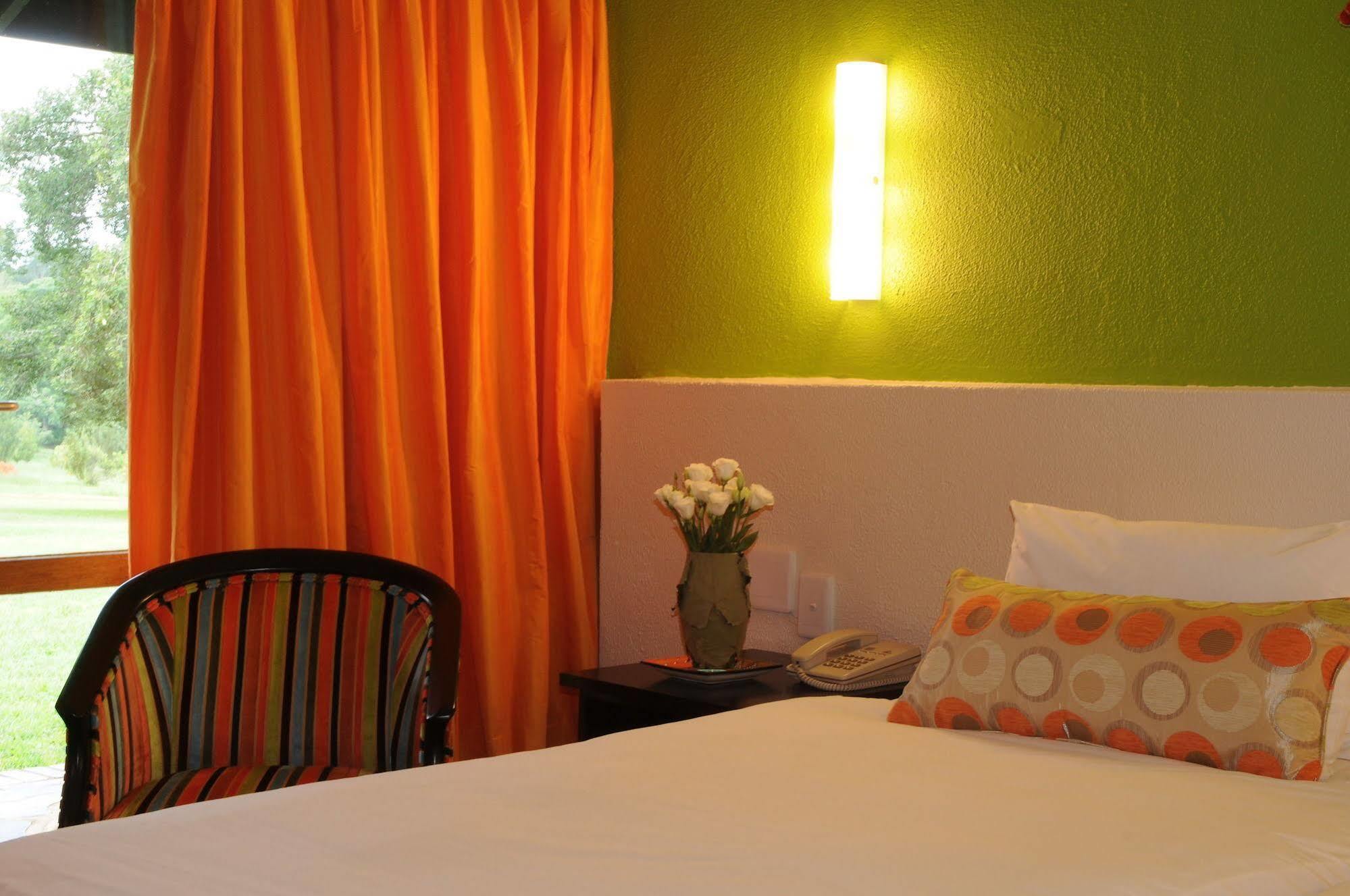Protea Hotel Winkler White River Exteriör bild
