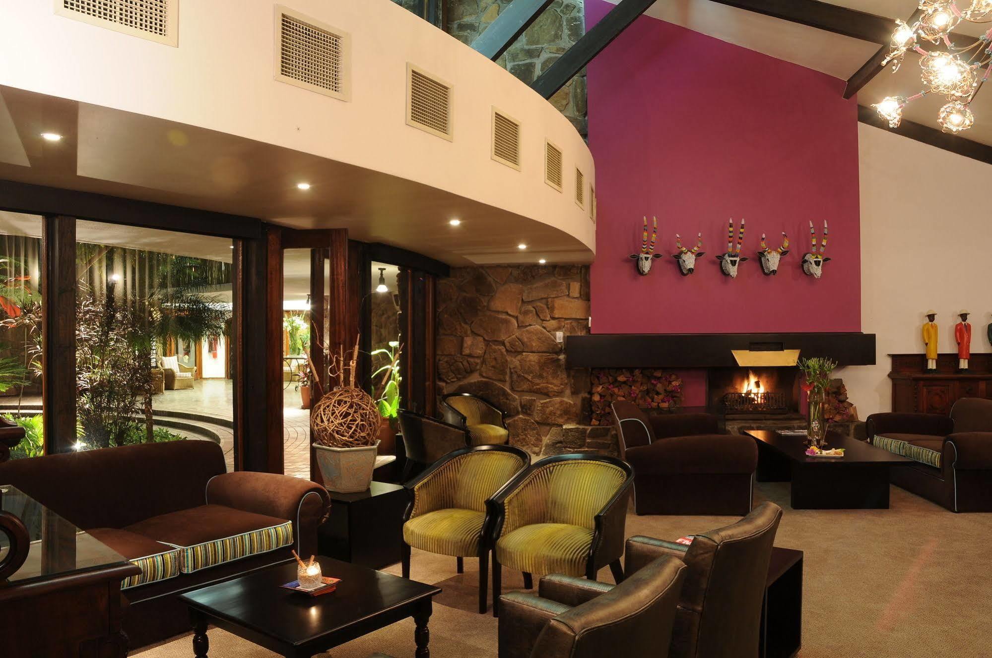 Protea Hotel Winkler White River Exteriör bild